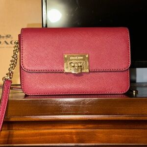 MICHAEL KORS BURGUNDY DOUBLE BAG / WALLET - WITH STRAP